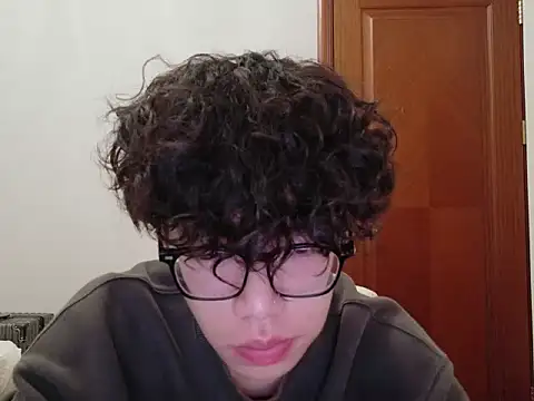 Snapshot of hangzi-0011 chatting on October 2, 11:25 am hangzi-0011 online show from October 2, 11:25 am