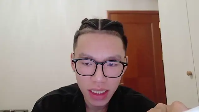 Snapshot of hangzi-0011 chatting on October 8, 11:14 am hangzi-0011 online show from October 8, 11:14 am