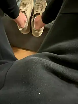 heet1998 online show from October 18, 11:37 am