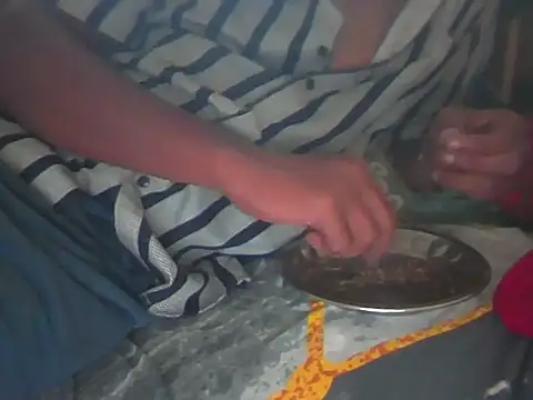 Hhhggghrrr3219 online show from November 2, 6:50 am