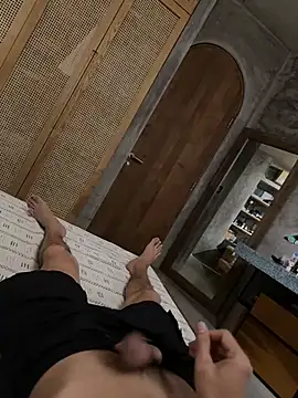 HenryLee1983-cums online show from January 17, 11:46 am