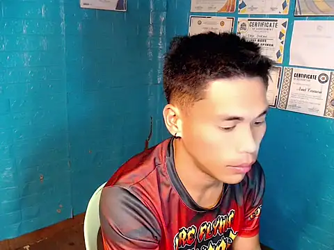 Snapshot of Cute_Lucas chatting on October 27, 4:09 pm Cute Lucas online show from October 27, 4:09 pm