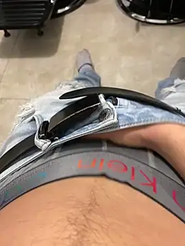 jeff2995  online show from October 1, 12:47 am