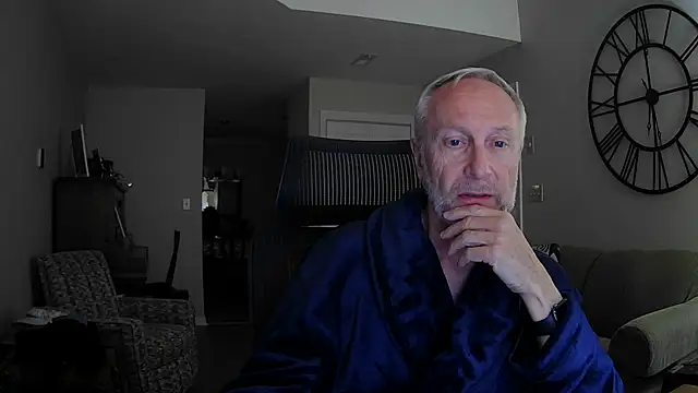 Snapshot of ApolloThrust chatting on October 25, 10:33 pm ApolloThrust online show from October 25, 10:33 pm