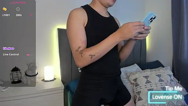 JARETHH online show from October 15, 11:18 am