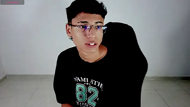 Im david02 online show from April 6, 1:01 pm