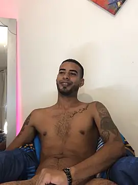 Snapshot of Mike_Dewitt chatting on October 20, 8:24 pm Mike Dewitt online show from October 20, 8:24 pm