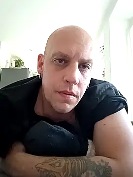 Snapshot of Kobradera1984 chatting on October 13, 2:34 pm Kobradera1984 online show from October 13, 2:34 pm