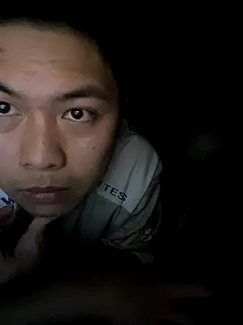 Snapshot of Zynzel chatting on October 4, 6:02 pm Zynzel online show from October 4, 6:02 pm