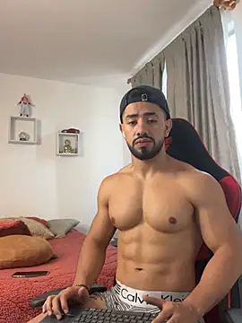 Ezzio Scolaro online show from February 4, 1:17 pm