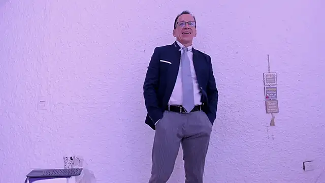  axelking  online show from February 19, 12:01 pm