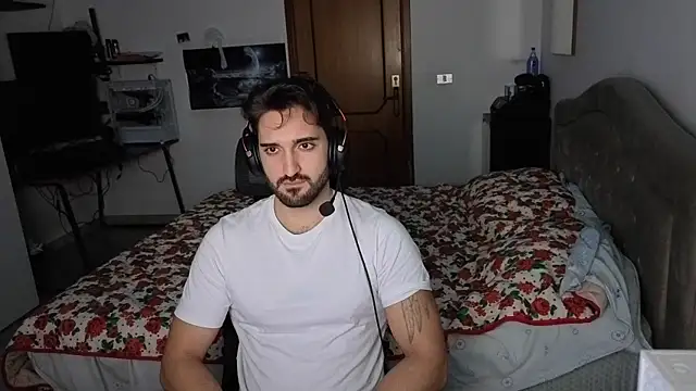 Al3xox02 online show from January 11, 4:22 pm