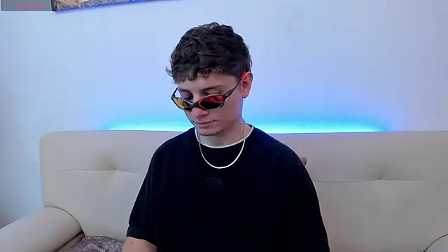 Leoo Miller online show from October 23, 9:29 pm