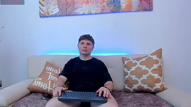 Leoo Miller online show from October 9, 9:09 pm