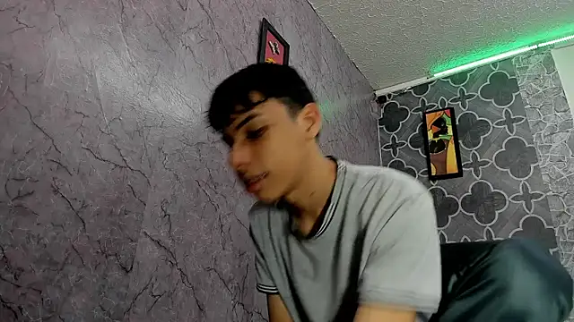 sexyboys cutex18 online show from February 14, 1:33 am