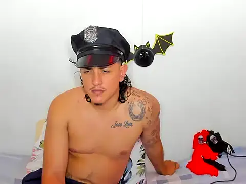 Snapshot of skyhot21 chatting on October 25, 4:47 am skyhot21 online show from October 25, 4:47 am