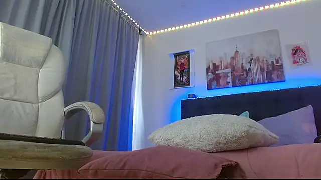 andresnoir  online show from December 22, 2:14 pm