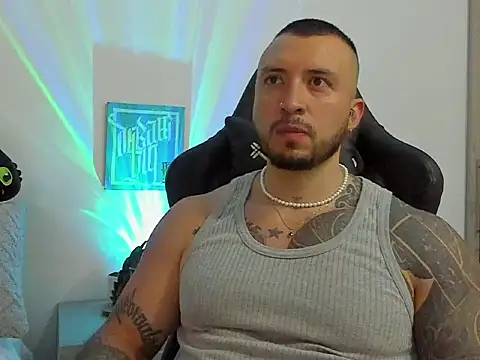 Dave-Max01 online show from October 28, 11:18 pm