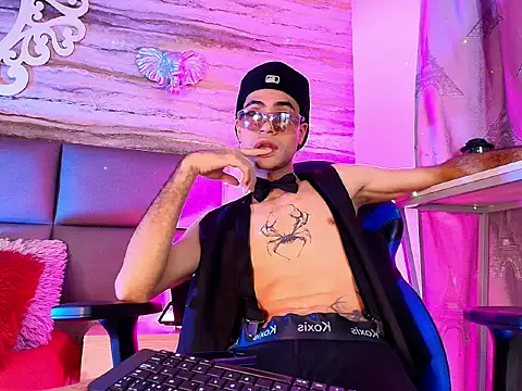 JacobBlackwell  online show from October 10, 8:35 pm