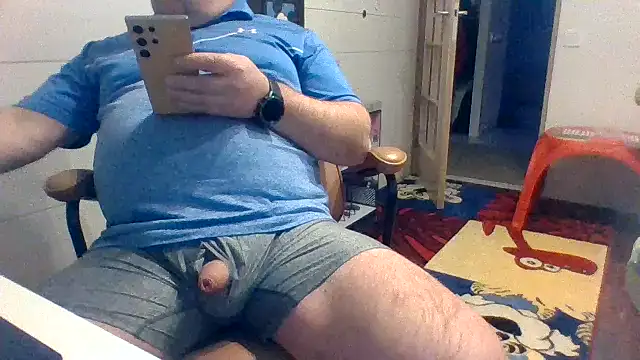 Snapshot of toyboyfin chatting on October 13, 5:08 pm toyboyfin online show from October 13, 5:08 pm