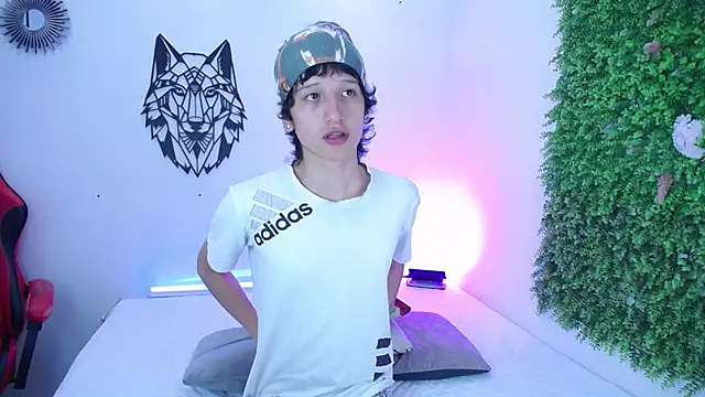 Emo Boy  online show from December 3, 12:55 pm