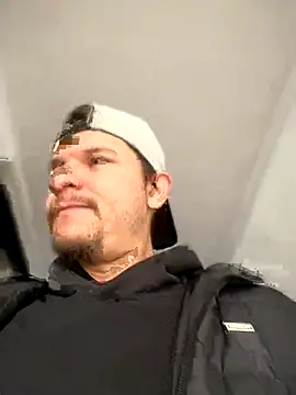 Snapshot of Nick_Juniorr chatting on October 28, 5:48 pm Nick Juniorr online show from October 28, 5:48 pm