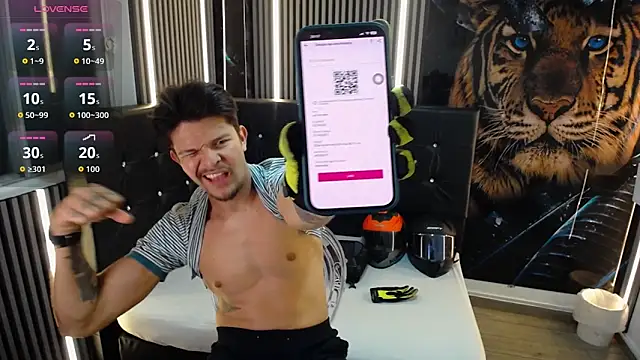 Snapshot of Nick_Juniorr chatting on October 24, 1:18 am Nick Juniorr online show from October 24, 1:18 am