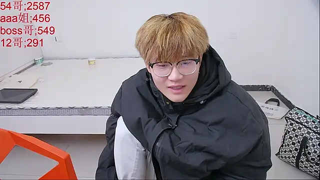 KK-cuteboy online show from April 1, 4:14 am