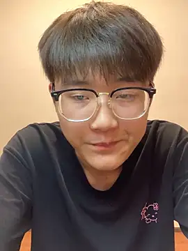 KK-cuteboy online show from October 8, 2:10 pm