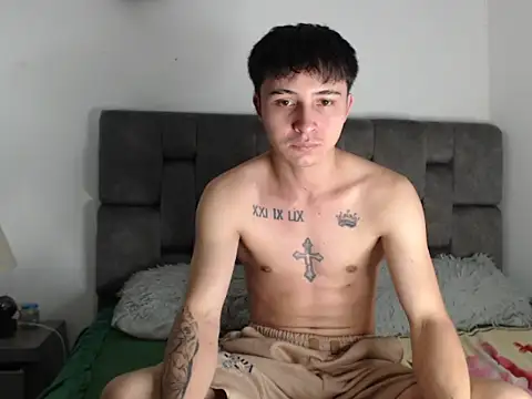 Snapshot of Pablokenned chatting on October 8, 11:53 pm Pablokenned online show from October 8, 11:53 pm