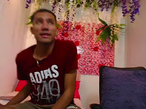 ADRIEL  VEGA online show from October 22, 4:38 am