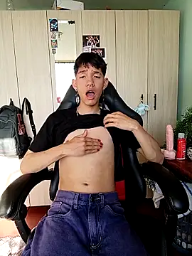 heyy noah11 online show from April 12, 9:27 pm