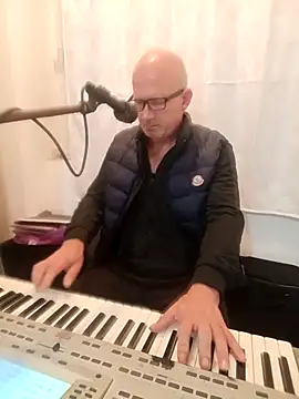 rroku online show from October 23, 8:23 pm