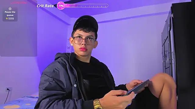 Axel Cody  online show from December 20, 11:39 am