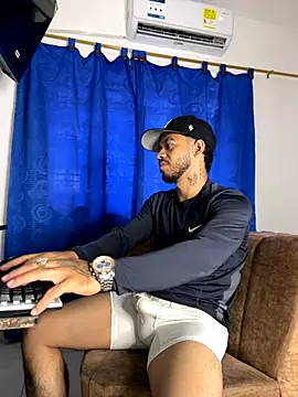 Kylian Alessandro online show from October 31, 5:27 pm