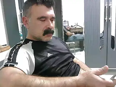 Snapshot of meroglu45 chatting on October 23, 7:06 pm meroglu45 online show from October 23, 7:06 pm