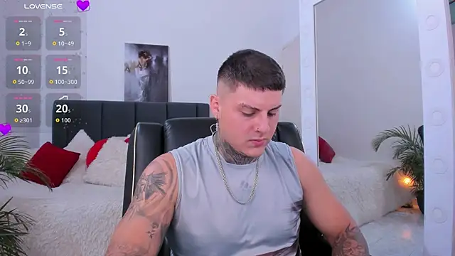 dirty boy0 online show from October 25, 5:03 pm
