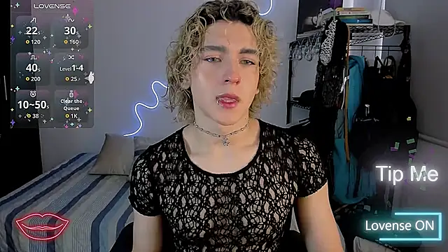 Lyric Mirage online show from November 10, 8:36 pm