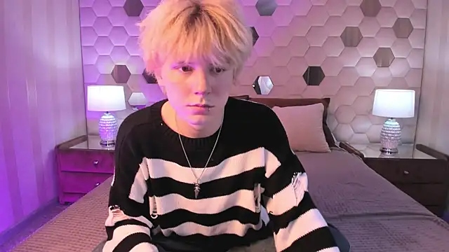 KevinMilky online show from November 9, 8:24 pm