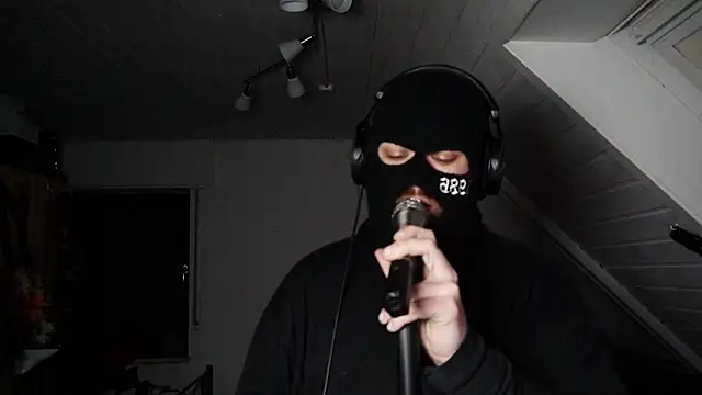 Symph0ny 0f Gh0sts online show from February 13, 9:09 pm