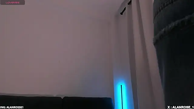 AlanRose01 online show from October 18, 9:53 pm