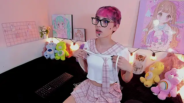 Strawberry Kitty  online show from November 23, 4:12 am