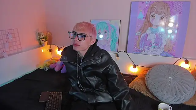 Strawberry Kitty  online show from November 3, 3:43 am