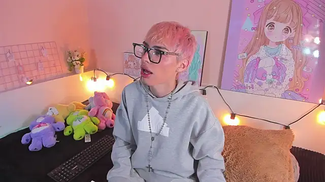 Strawberry Kitty  online show from November 9, 5:00 am