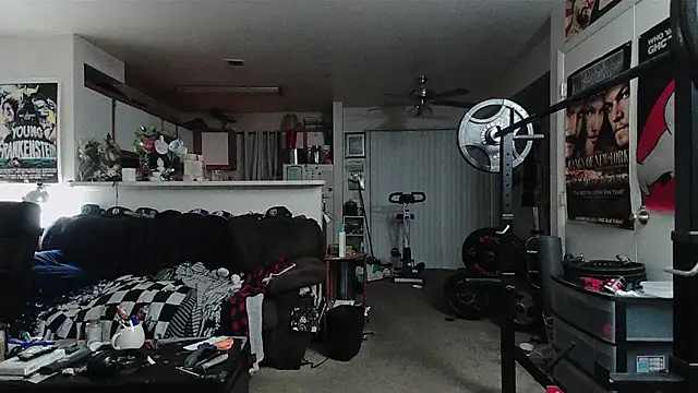biggerisbetter12 online show from July 4, 8:28 am