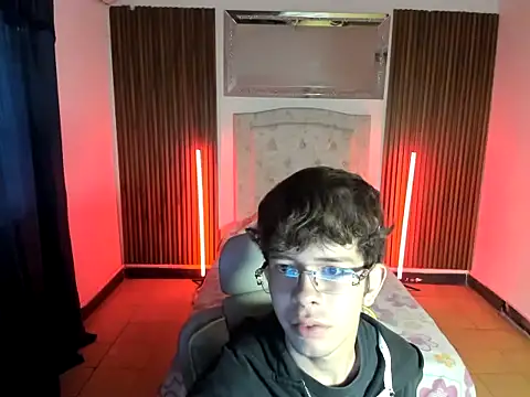 Snapshot of dilan_orduz chatting on October 25, 1:02 pm dilan orduz online show from October 25, 1:02 pm