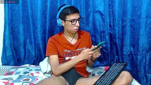 DavTwink3100 online show from March 28, 1:39 am