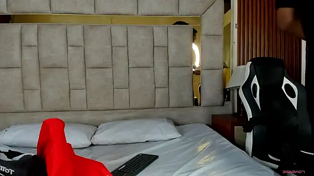 Emiliano Reyes online show from November 15, 3:08 am