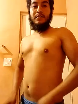 Snapshot of Travieso_21 chatting on October 25, 11:50 pm Travieso 21 online show from October 25, 11:50 pm