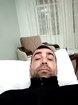 Bugattiveyron1 online show from April 28, 8:35 pm